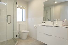 Acacia Lake View Motel