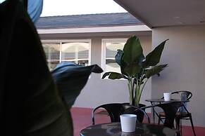 El Royale Gardens Near Universal Studios