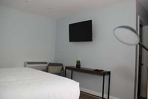 El Royale Gardens Near Universal Studios