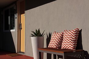 El Royale Gardens Near Universal Studios