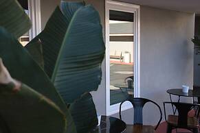 El Royale Gardens Near Universal Studios