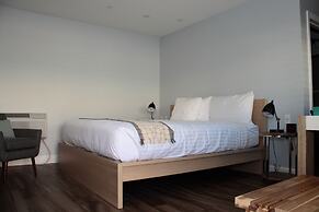 El Royale Gardens Near Universal Studios