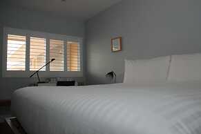 El Royale Gardens Near Universal Studios