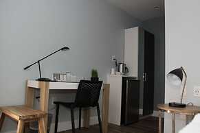 El Royale Gardens Near Universal Studios