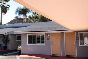 El Royale Gardens Near Universal Studios