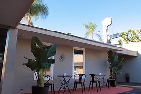 El Royale Gardens Near Universal Studios