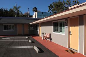 El Royale Gardens Near Universal Studios