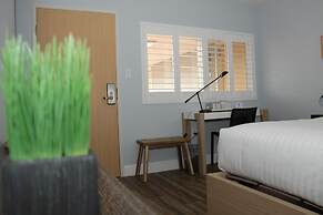 El Royale Gardens Near Universal Studios