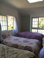 Guest House Shirahama R cafe – Caters to Women - Hostel