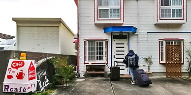 Guest House Shirahama R cafe – Caters to Women - Hostel