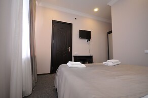 Hotel 7 Rooms