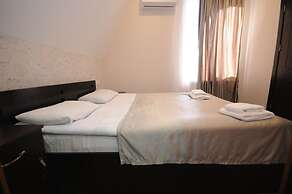 Hotel 7 Rooms