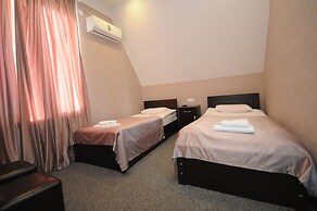 Hotel 7 Rooms