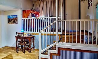 Underground Bed and Breakfast