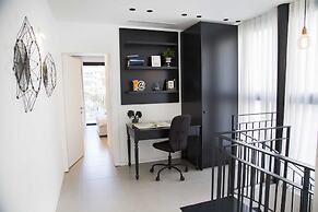 Mr. Promenade - By TLV2GO