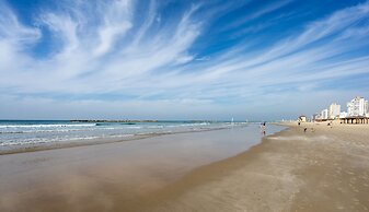 Mr. Promenade - By TLV2GO