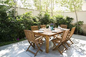 Mr. Promenade - By TLV2GO