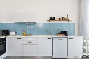 Mr. Promenade - By TLV2GO