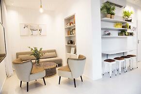 Mr. Promenade - By TLV2GO