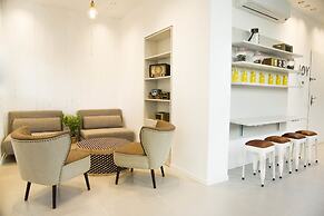 Mr. Promenade - By TLV2GO