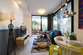 Mr. Promenade - By TLV2GO