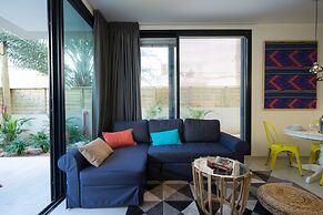 Mr. Promenade - By TLV2GO