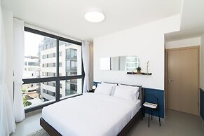 Mr. Promenade - By TLV2GO