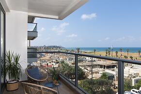 Mr. Promenade - By TLV2GO