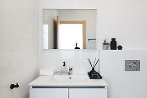 Mr. Promenade - By TLV2GO