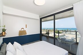 Mr. Promenade - By TLV2GO