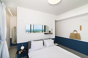 Mr. Promenade - By TLV2GO