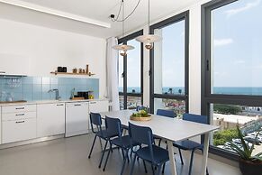 Mr. Promenade - By TLV2GO