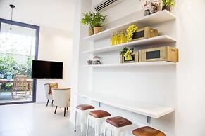 Mr. Promenade - By TLV2GO