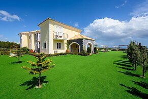 Paramithia Villa
