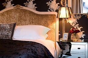 Step House Hotel