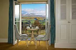 Step House Hotel