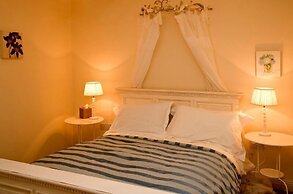 Step House Hotel
