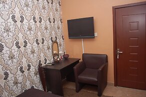 Dcove Hotel & Suites