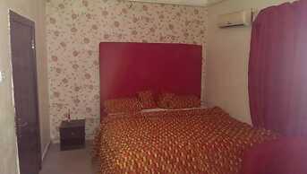 Dcove Hotel & Suites