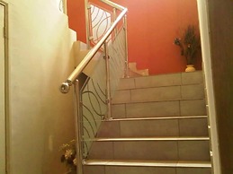 Dcove Hotel & Suites