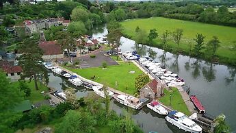 The Riverside Inn