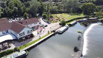 The Riverside Inn