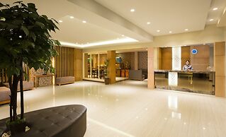 Lunara Home Living by Daphna Management