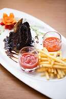 Lunara Home Living by Daphna Management