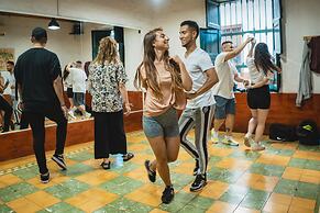 Viajero Cali Hostel & Salsa School