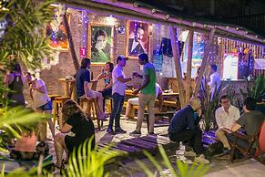 Viajero Cali Hostel & Salsa School