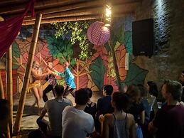 Viajero Cali Hostel & Salsa School