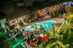 Viajero Cali Hostel & Salsa School