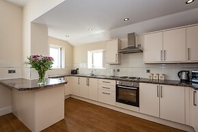 Waterview Deluxe Apartments