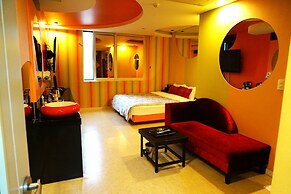 Ava Hotel